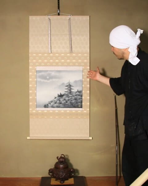 日本画太巻仕立て掛軸直筆画 厳つ 